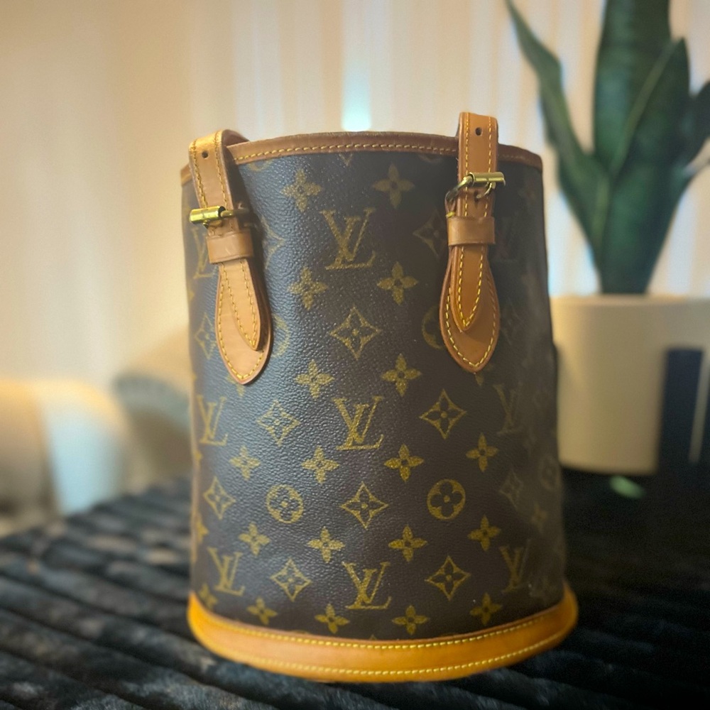 Authentic w’ COA Louis Vuitton Monogram Canvas Mini Bucket Bag (AR1929)